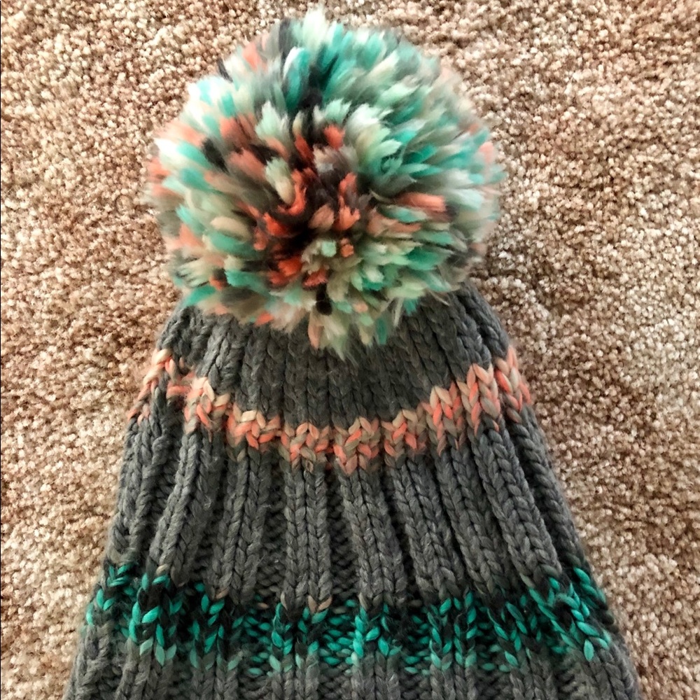 Oversized  Pom Pom beanie